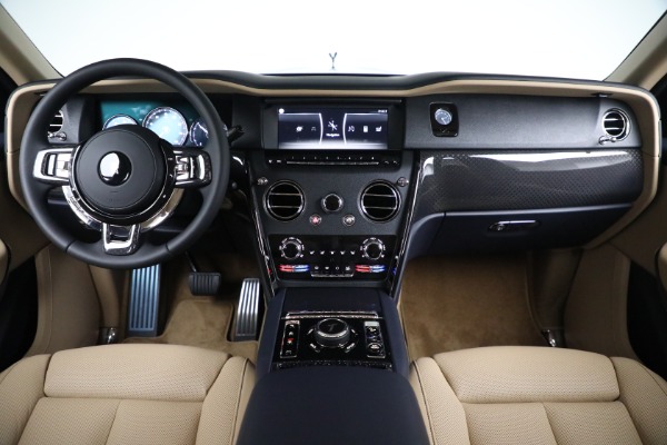 Used 2024 Rolls-Royce Black Badge Cullinan for sale Sold at Alfa Romeo of Greenwich in Greenwich CT 06830 24