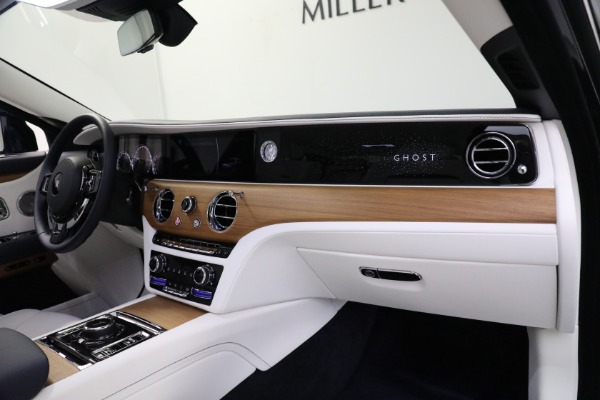 Used 2022 Rolls-Royce Ghost for sale Sold at Alfa Romeo of Greenwich in Greenwich CT 06830 23