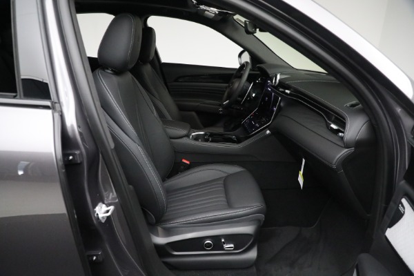 New 2024 Maserati Grecale GT for sale Sold at Alfa Romeo of Greenwich in Greenwich CT 06830 27