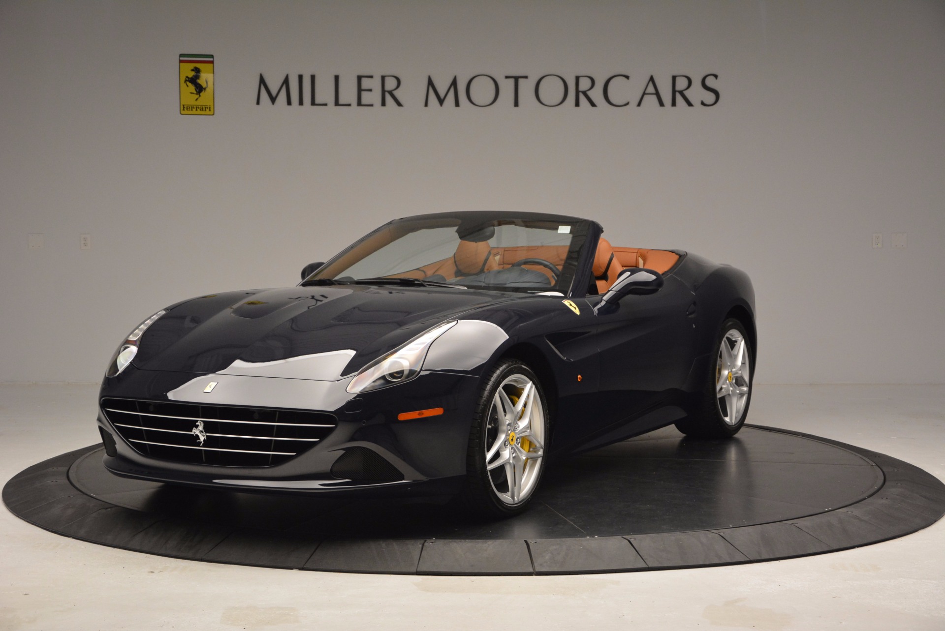 Used 2015 Ferrari California T for sale Sold at Alfa Romeo of Greenwich in Greenwich CT 06830 1