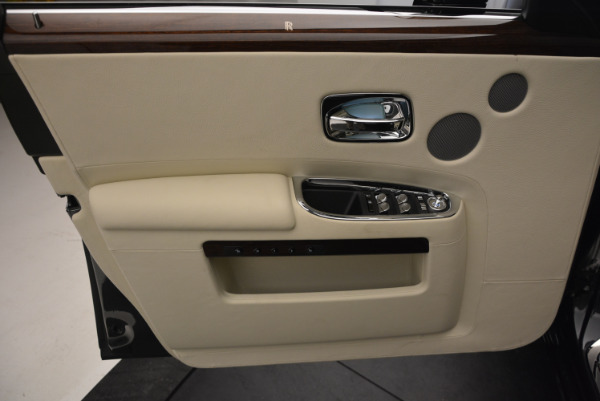 Used 2013 Rolls-Royce Ghost for sale Sold at Alfa Romeo of Greenwich in Greenwich CT 06830 21