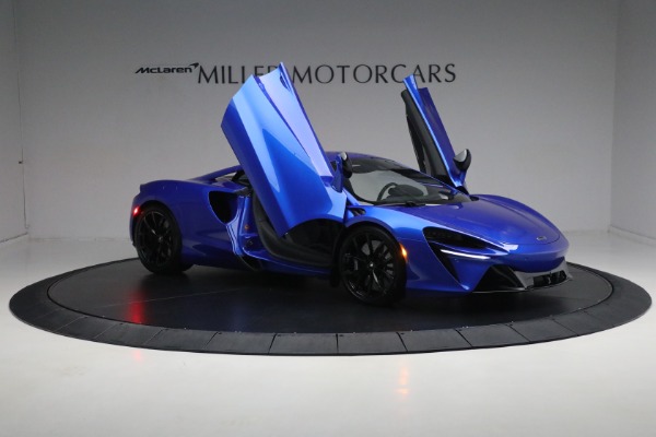 Used 2023 McLaren Artura for sale Sold at Alfa Romeo of Greenwich in Greenwich CT 06830 19