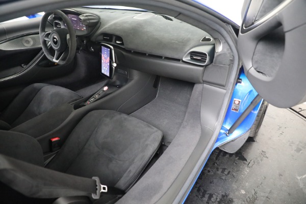 Used 2023 McLaren Artura for sale Sold at Alfa Romeo of Greenwich in Greenwich CT 06830 25