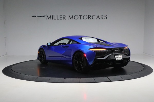 Used 2023 McLaren Artura for sale Sold at Alfa Romeo of Greenwich in Greenwich CT 06830 5