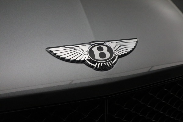 Used 2023 Bentley Bentayga Azure Hybrid for sale $159,900 at Alfa Romeo of Greenwich in Greenwich CT 06830 17