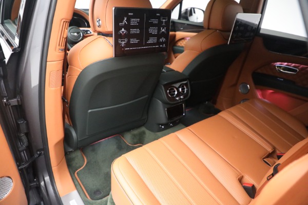 Used 2023 Bentley Bentayga Azure Hybrid for sale $159,900 at Alfa Romeo of Greenwich in Greenwich CT 06830 27