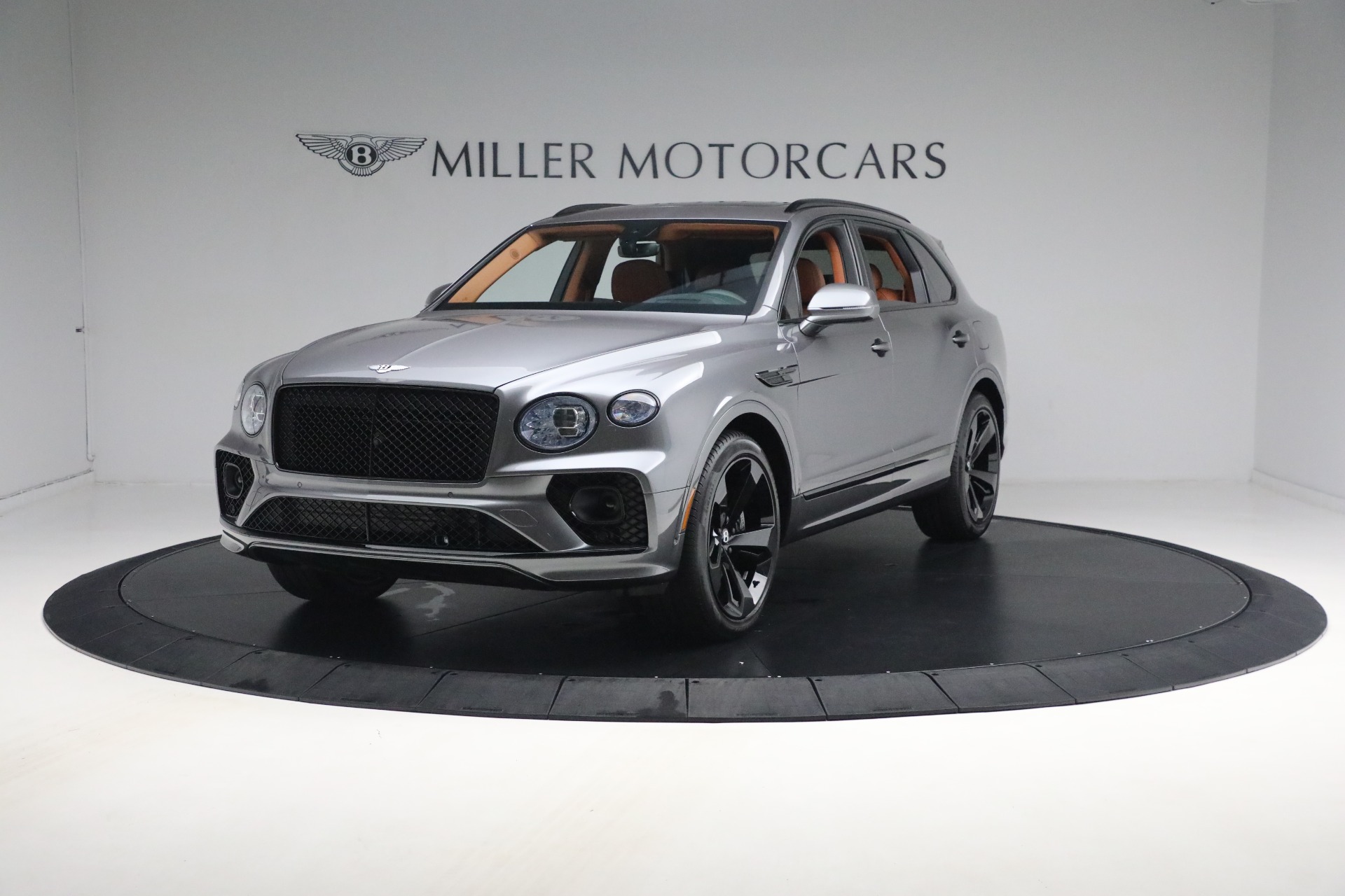 Used 2023 Bentley Bentayga Azure Hybrid for sale $159,900 at Alfa Romeo of Greenwich in Greenwich CT 06830 1