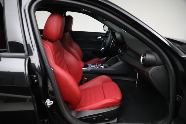 New 2024 Alfa Romeo Giulia Sprint for sale Sold at Alfa Romeo of Greenwich in Greenwich CT 06830 25