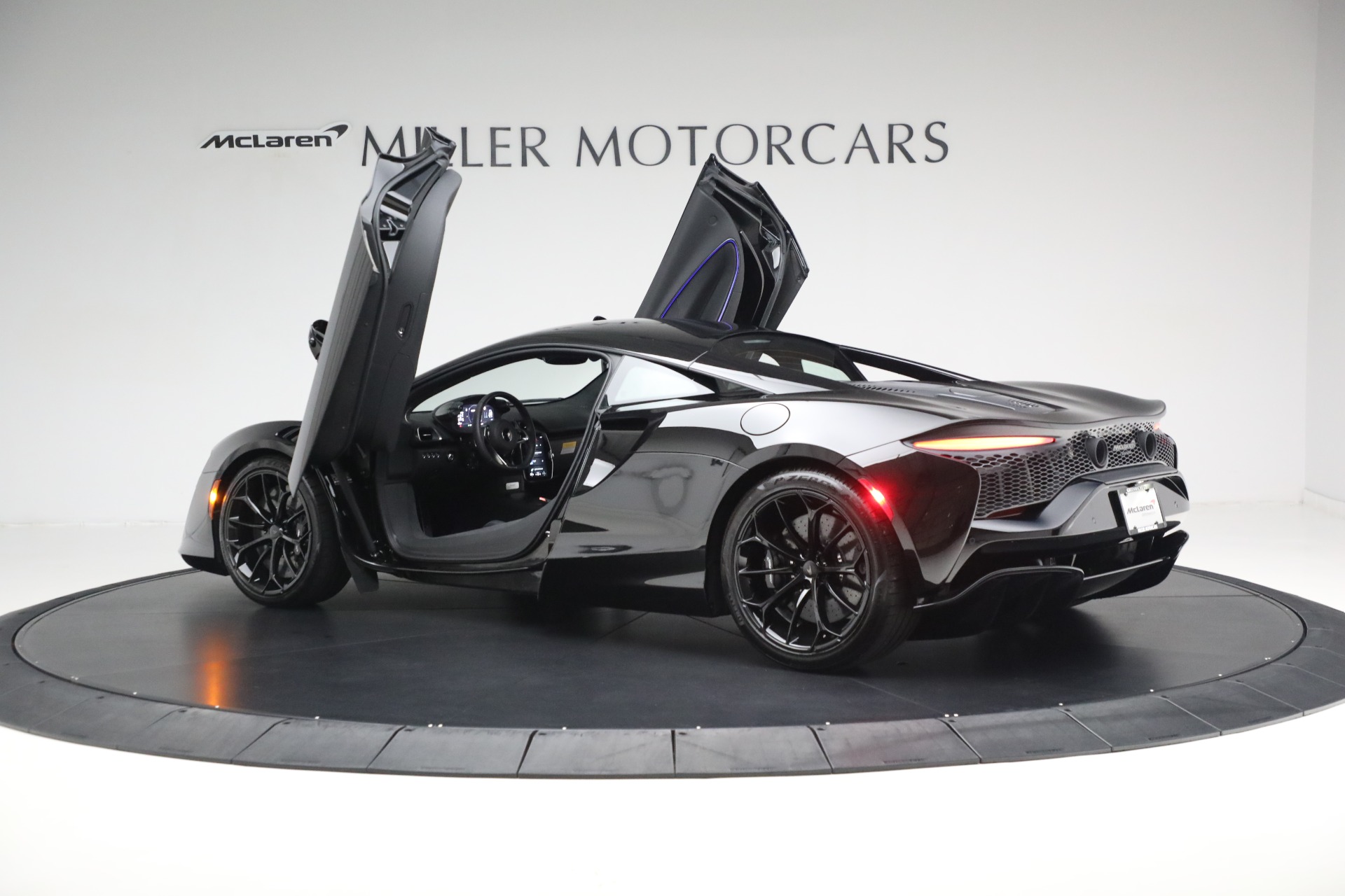 Pre-Owned 2025 McLaren Artura TechLux For Sale ($224,900) | Alfa