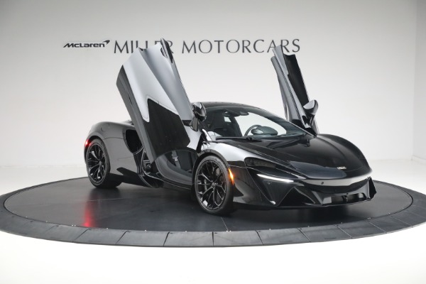 Used 2025 McLaren Artura TechLux for sale $227,900 at Alfa Romeo of Greenwich in Greenwich CT 06830 17