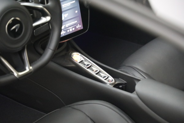 Used 2025 McLaren Artura TechLux for sale $227,900 at Alfa Romeo of Greenwich in Greenwich CT 06830 27