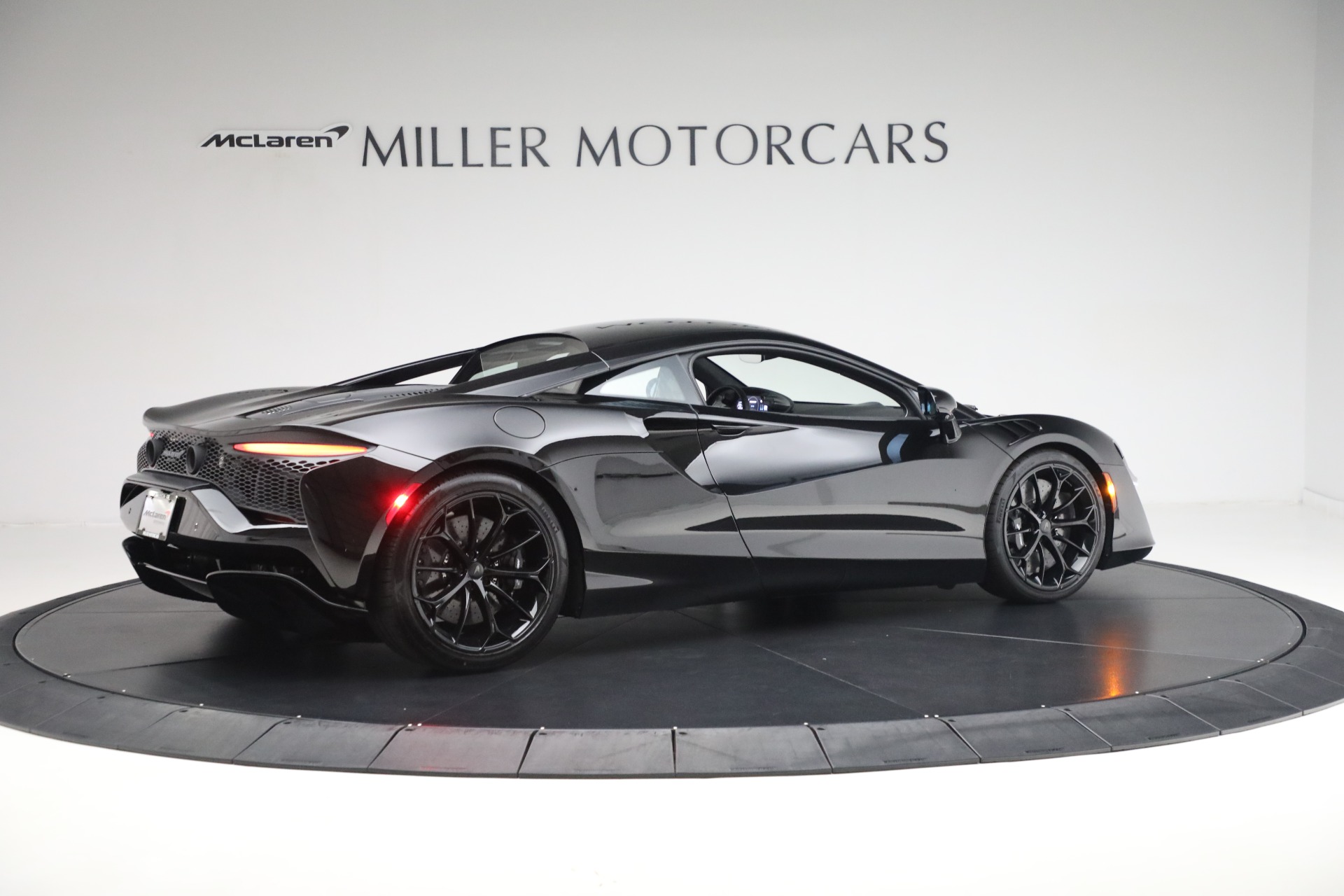 Pre-Owned 2025 McLaren Artura TechLux For Sale ($224,900) | Alfa