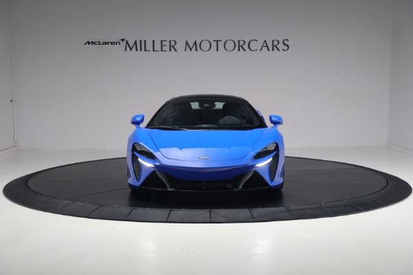 New 2025 McLaren Artura Spider Performance for sale $329,718 at Alfa Romeo of Greenwich in Greenwich CT 06830 13