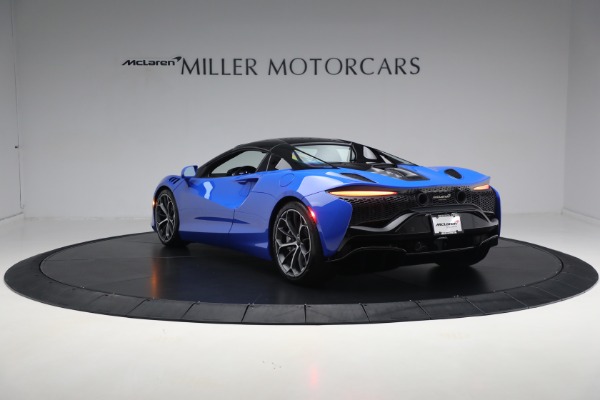 New 2025 McLaren Artura Spider Performance for sale $329,718 at Alfa Romeo of Greenwich in Greenwich CT 06830 18