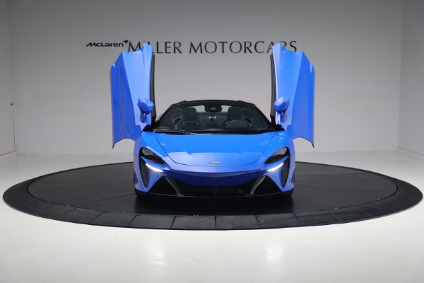 New 2025 McLaren Artura Spider Performance for sale $329,718 at Alfa Romeo of Greenwich in Greenwich CT 06830 25