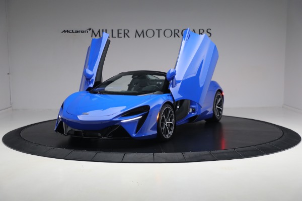 New 2025 McLaren Artura Spider Performance for sale $329,718 at Alfa Romeo of Greenwich in Greenwich CT 06830 26