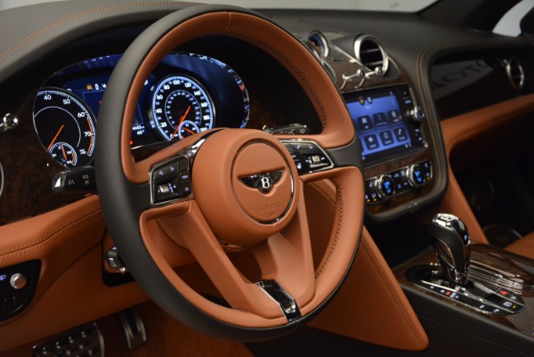 Used 2017 Bentley Bentayga for sale Sold at Alfa Romeo of Greenwich in Greenwich CT 06830 26