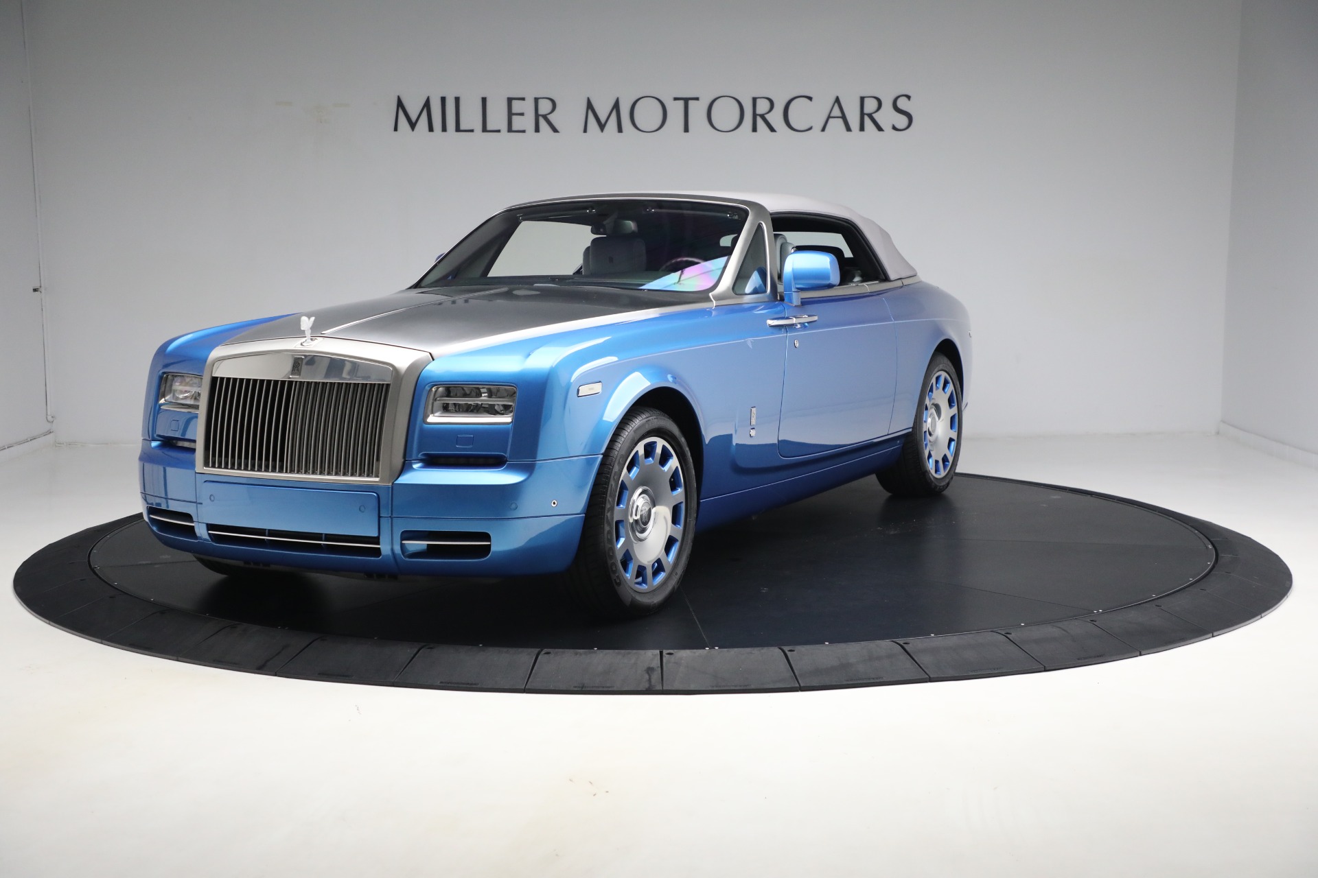 Pre-Owned 2015 Rolls-Royce Phantom Drophead Coupe For Sale