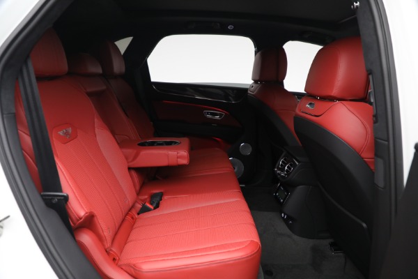New 2025 Bentley Bentayga V8 for sale Sold at Alfa Romeo of Greenwich in Greenwich CT 06830 24