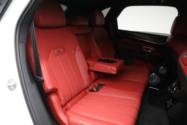 New 2025 Bentley Bentayga V8 for sale Sold at Alfa Romeo of Greenwich in Greenwich CT 06830 25