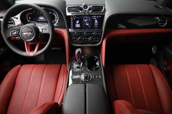 New 2025 Bentley Bentayga V8 for sale Sold at Alfa Romeo of Greenwich in Greenwich CT 06830 27