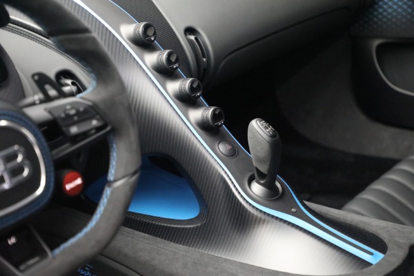 Used 2021 Bugatti Chiron Pur Sport for sale Call for price at Alfa Romeo of Greenwich in Greenwich CT 06830 17