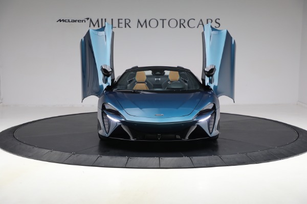 New 2025 McLaren Artura Spider TechLux for sale Sold at Alfa Romeo of Greenwich in Greenwich CT 06830 13