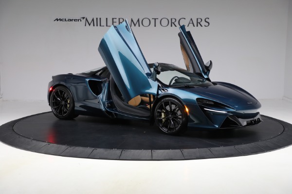 New 2025 McLaren Artura Spider TechLux for sale Sold at Alfa Romeo of Greenwich in Greenwich CT 06830 20