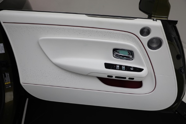 Used 2025 Rolls-Royce Spectre for sale $409,900 at Alfa Romeo of Greenwich in Greenwich CT 06830 25