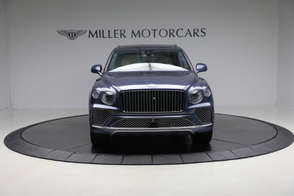 Used 2025 Bentley Bentayga EWB Azure V8 for sale $239,900 at Alfa Romeo of Greenwich in Greenwich CT 06830 12