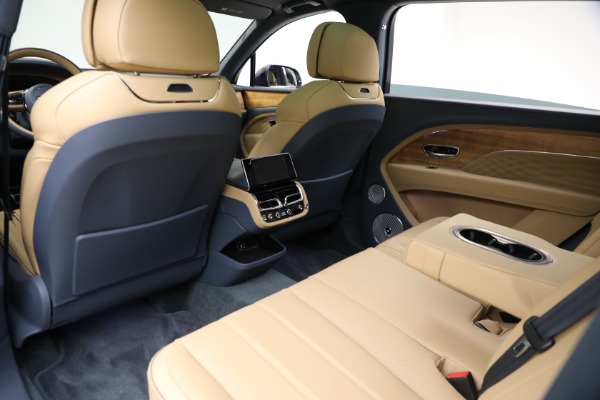 Used 2025 Bentley Bentayga EWB Azure V8 for sale $239,900 at Alfa Romeo of Greenwich in Greenwich CT 06830 21