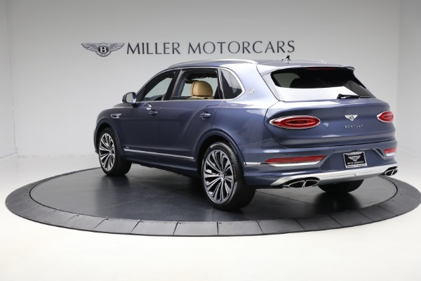 Used 2025 Bentley Bentayga EWB Azure V8 for sale $239,900 at Alfa Romeo of Greenwich in Greenwich CT 06830 5