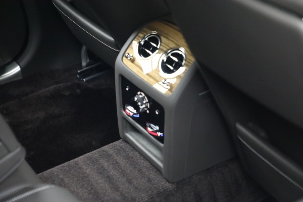 Used 2024 Rolls-Royce Ghost for sale $299,900 at Alfa Romeo of Greenwich in Greenwich CT 06830 19