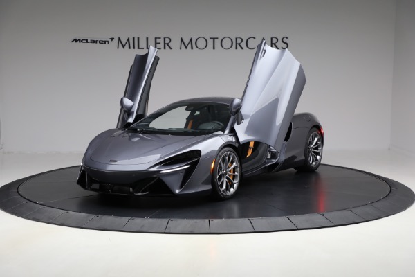 Used 2025 McLaren Artura Vision for sale $292,398 at Alfa Romeo of Greenwich in Greenwich CT 06830 14