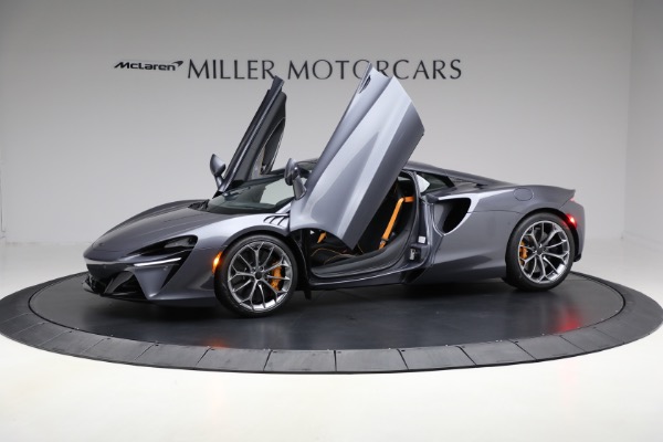 New 2025 McLaren Artura Vision for sale $292,398 at Alfa Romeo of Greenwich in Greenwich CT 06830 15
