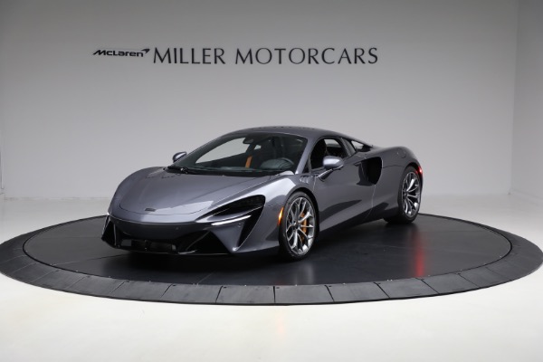 Used 2025 McLaren Artura Vision for sale $292,398 at Alfa Romeo of Greenwich in Greenwich CT 06830 1