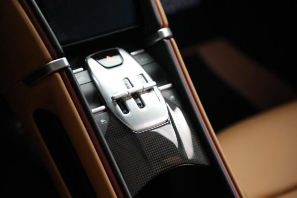 Used 2024 Ferrari Roma Spider for sale $297,900 at Alfa Romeo of Greenwich in Greenwich CT 06830 25