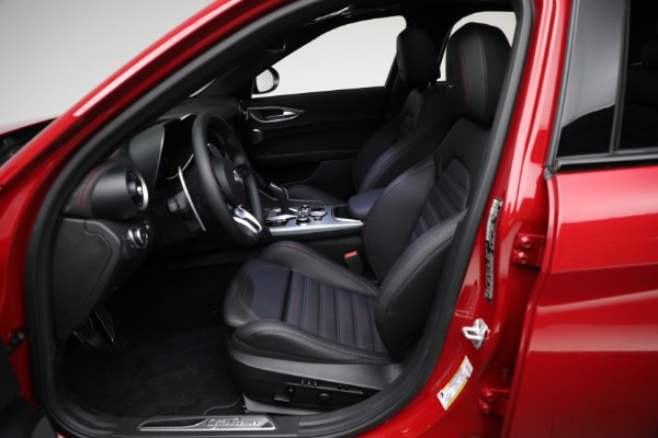 Used 2025 Alfa Romeo Giulia for sale Sold at Alfa Romeo of Greenwich in Greenwich CT 06830 13