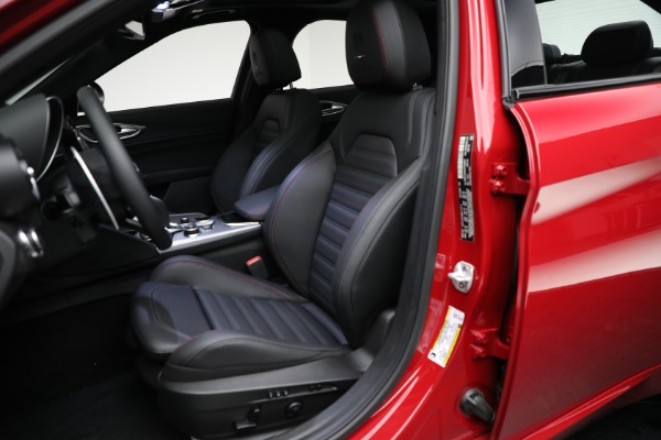 Used 2025 Alfa Romeo Giulia for sale Sold at Alfa Romeo of Greenwich in Greenwich CT 06830 15