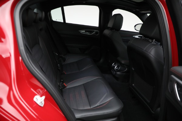 Used 2025 Alfa Romeo Giulia for sale Sold at Alfa Romeo of Greenwich in Greenwich CT 06830 17
