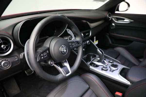 Used 2025 Alfa Romeo Giulia for sale Sold at Alfa Romeo of Greenwich in Greenwich CT 06830 22