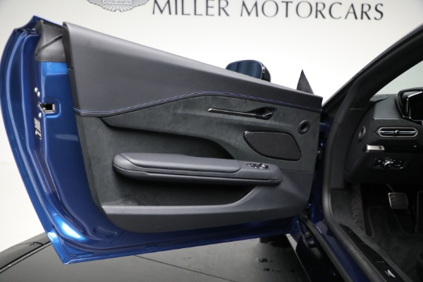 Used 2025 Aston Martin Vantage for sale $196,900 at Alfa Romeo of Greenwich in Greenwich CT 06830 13