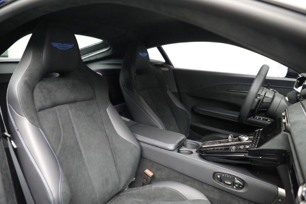 Used 2025 Aston Martin Vantage for sale $196,900 at Alfa Romeo of Greenwich in Greenwich CT 06830 19