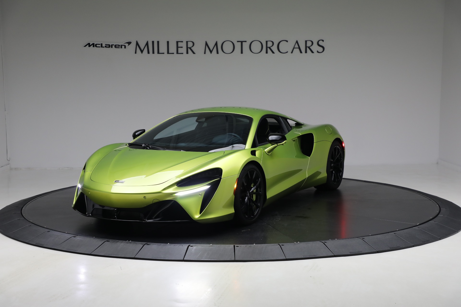 Certified 2024 McLaren Artura Techlux with VIN SBM16AEA3RW002112 for sale in Greenwich, CT