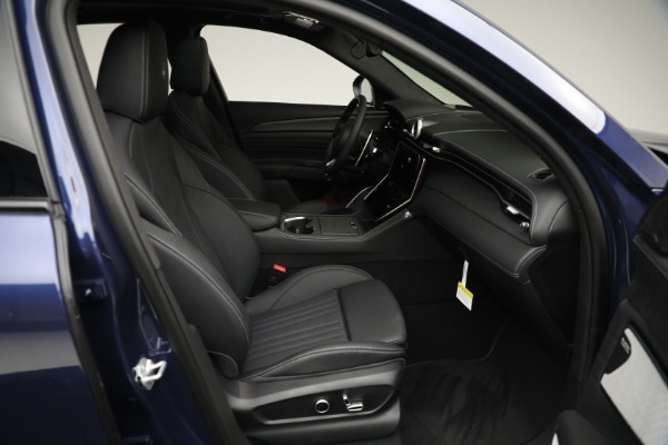 New 2025 Maserati Grecale Trofeo for sale Sold at Alfa Romeo of Greenwich in Greenwich CT 06830 18