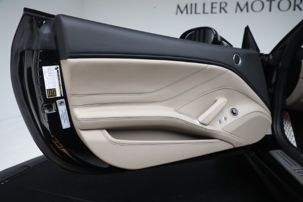 Used 2016 Ferrari California T for sale $122,900 at Alfa Romeo of Greenwich in Greenwich CT 06830 18