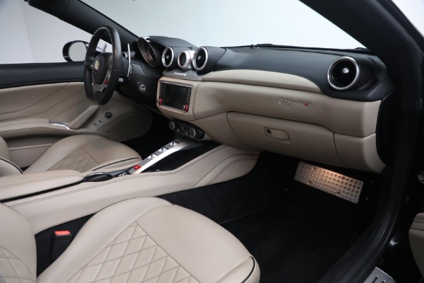 Used 2016 Ferrari California T for sale $122,900 at Alfa Romeo of Greenwich in Greenwich CT 06830 19