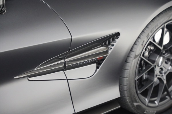Used 2025 Aston Martin Vanquish for sale Sold at Alfa Romeo of Greenwich in Greenwich CT 06830 15