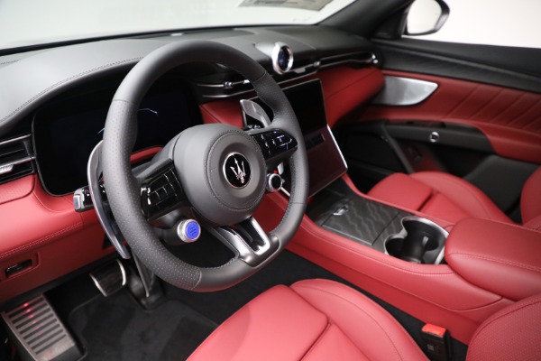 New 2025 Maserati Grecale for sale $84,856 at Alfa Romeo of Greenwich in Greenwich CT 06830 13