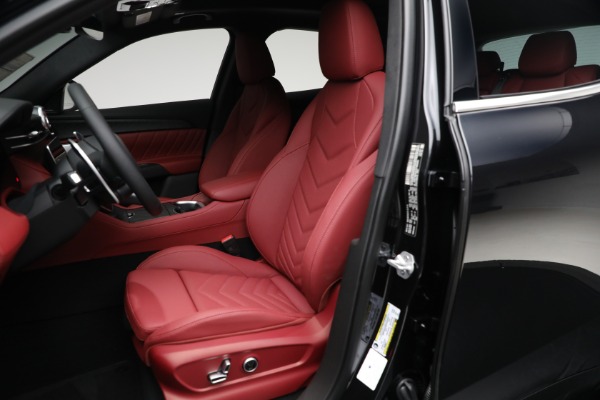 New 2025 Maserati Grecale for sale $84,856 at Alfa Romeo of Greenwich in Greenwich CT 06830 15